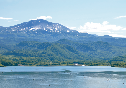 Landscape photographs of Mount Asahidake in the Daisetsuzan Mountains.